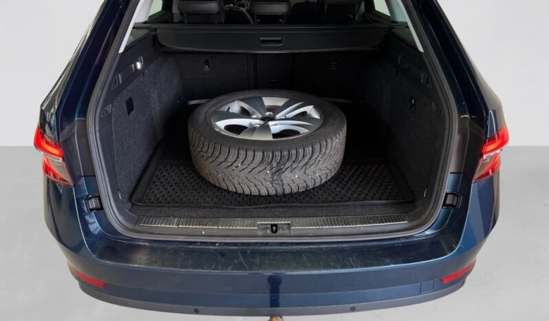 
								Škoda Superb iV Plug-in Hybrid Style full									