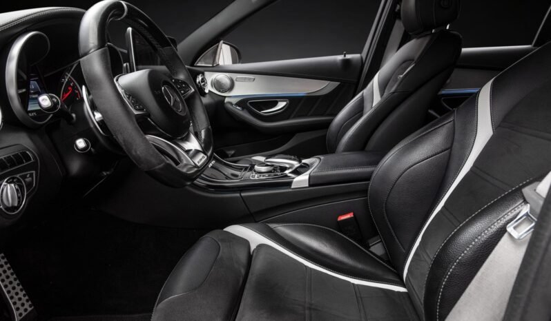 
								Mercedes-Benz C 63 S AMG 510 ch full									