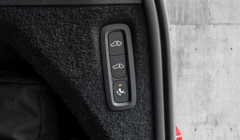 
								Volvo XC90 T8 Recharge Ultra Bright full									
