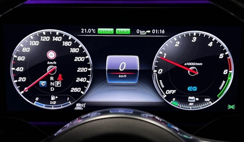 
								Mercedes-Benz E 300 de 4MATIC 2x AMG full									