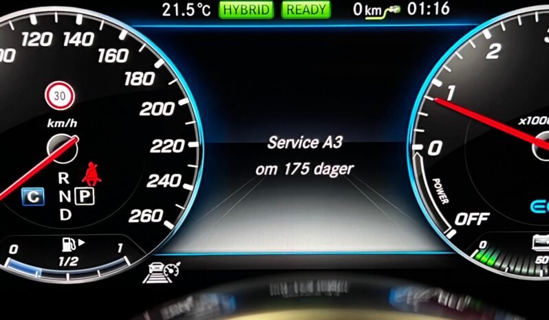 
								Mercedes-Benz E 300 de 4MATIC 2x AMG full									