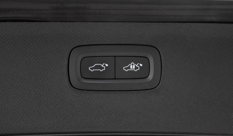 
								Volvo XC90 T8 Ultimate Dark Edition full									
