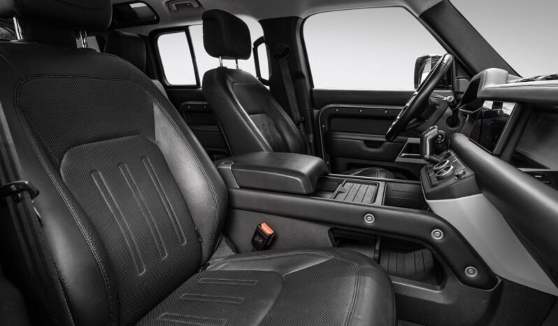 
								Land Rover Defender 110 D240 – Première Édition full									