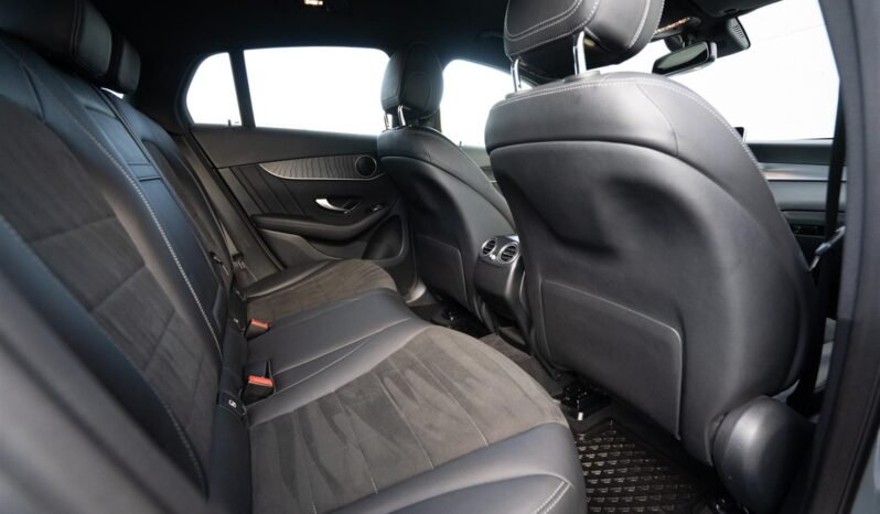 
								Mercedes-Benz GLC 250 d 4MATIC Coupé AMG full									