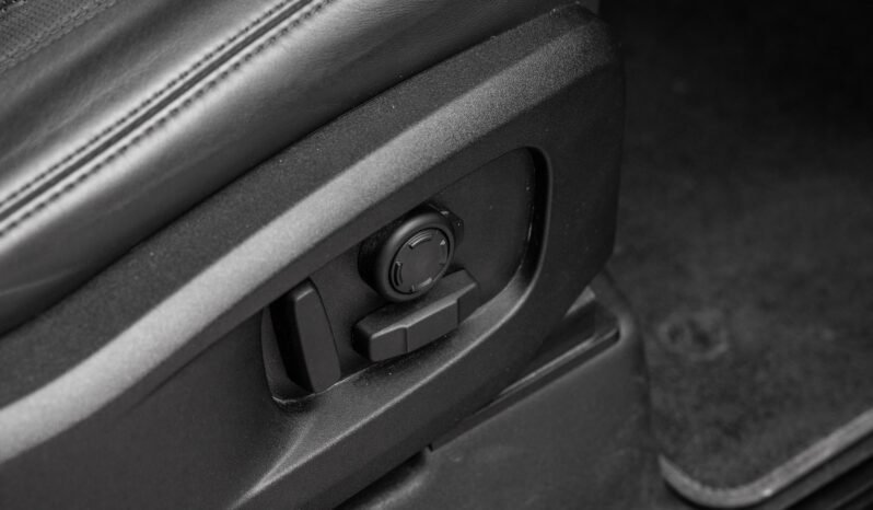 
								Land Rover Defender 110 D240 – Première Édition full									
