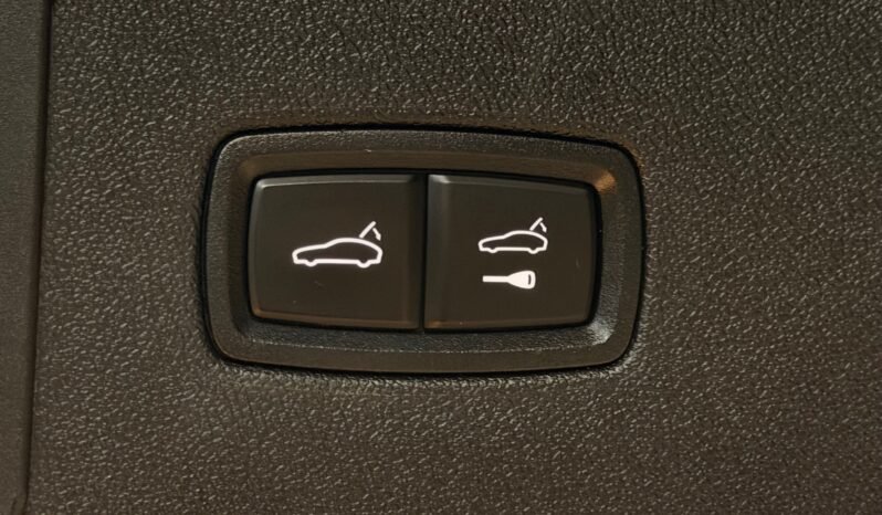 
								Porsche Cayenne E-Hybrid Sport Design full									