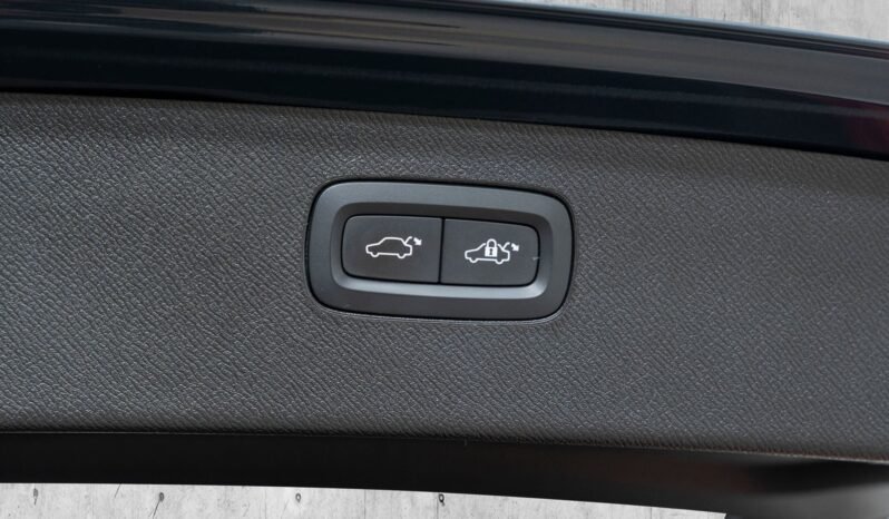 
								Volvo XC90 T8 Recharge Ultra Bright full									