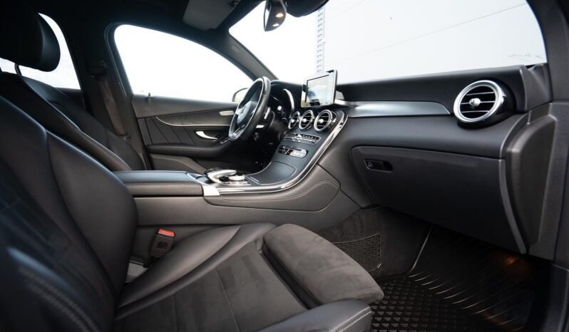 
								Mercedes-Benz GLC 250 d 4MATIC Coupé AMG full									