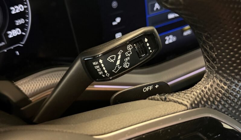 
								Volkswagen Touareg R eHYBRID V6 4MOTION full									