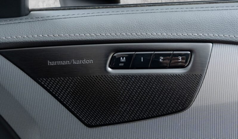 
								Volvo XC90 T8 Recharge Ultra Bright full									