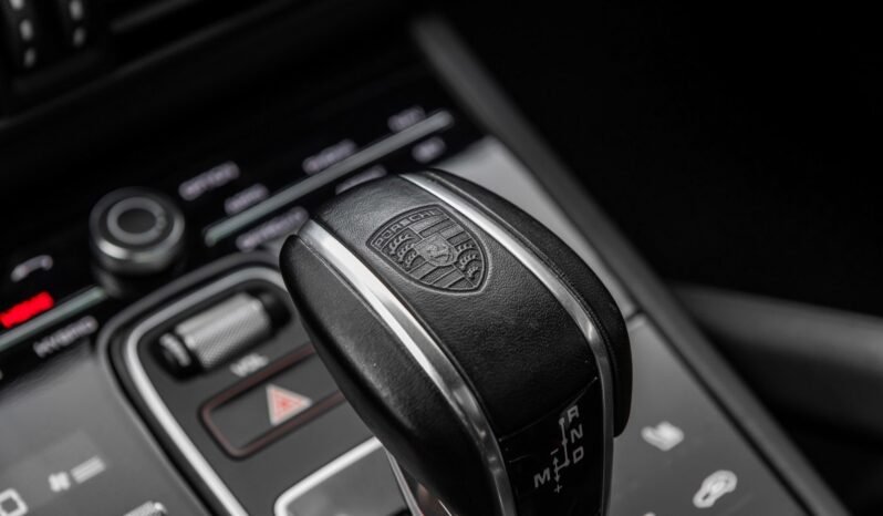 
								Porsche Cayenne Coupé E-Hybrid SportDesign full									