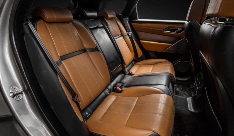 
								Land Rover Range Rover Velar 3.0D 300 ch R-Dynamic HSE full									
