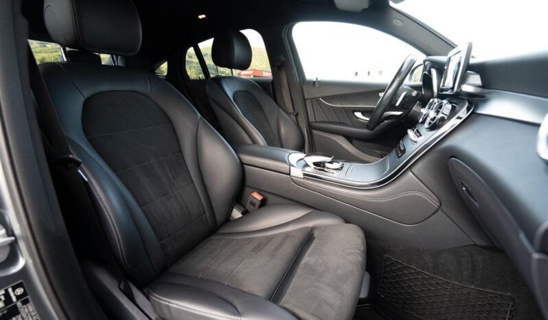 
								Mercedes-Benz GLC 250 d 4MATIC Coupé AMG full									