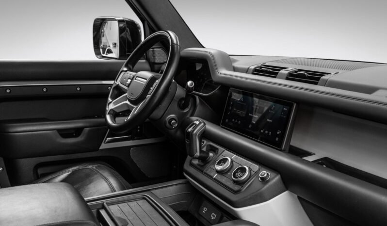 
								Land Rover Defender 110 D240 – Première Édition full									