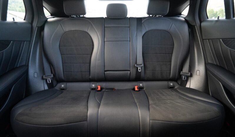 
								Mercedes-Benz GLC 250 d 4MATIC Coupé AMG full									