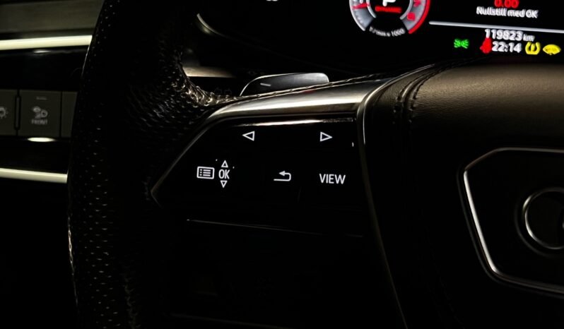 
								Audi A7 55 TFSI V6 S line full									