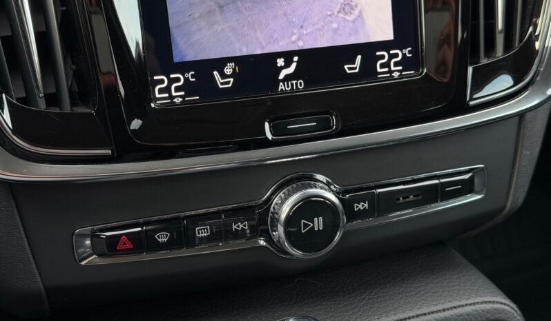 
								Volvo V90 T8 Twin Engine 408 ch Inscription AWD full									