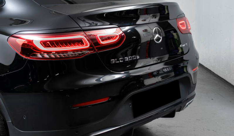 
								Mercedes-Benz GLC 300 e 4MATIC Coupé Premium Plus full									