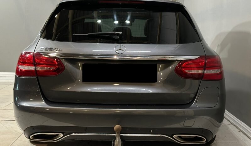 
								Mercedes-Benz C 350 e full									