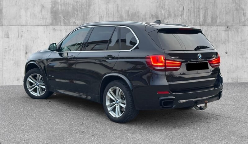 
								BMW X5 xDrive40e M-Sport full									