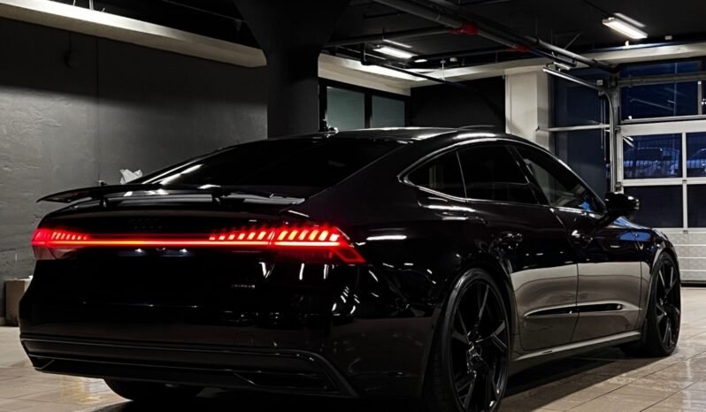 
								Audi A7 55 TFSI V6 S line full									