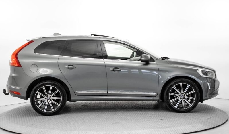 
								Volvo XC60 D5 AWD Summum full									