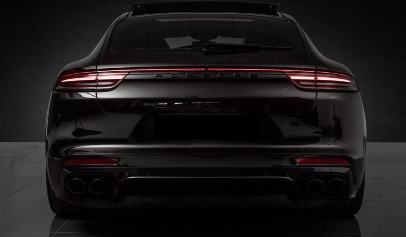 
								Porsche Panamera E-Hybrid SportDesign full									