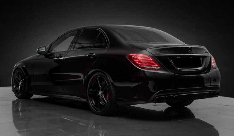 
								Mercedes-Benz C 63 S AMG 510 ch full									