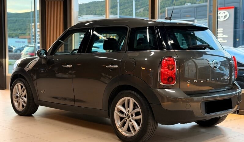 
								MINI Countryman Cooper ALL4 full									