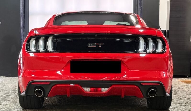 
								Ford Mustang GT Coupé 5.0 V8 full									