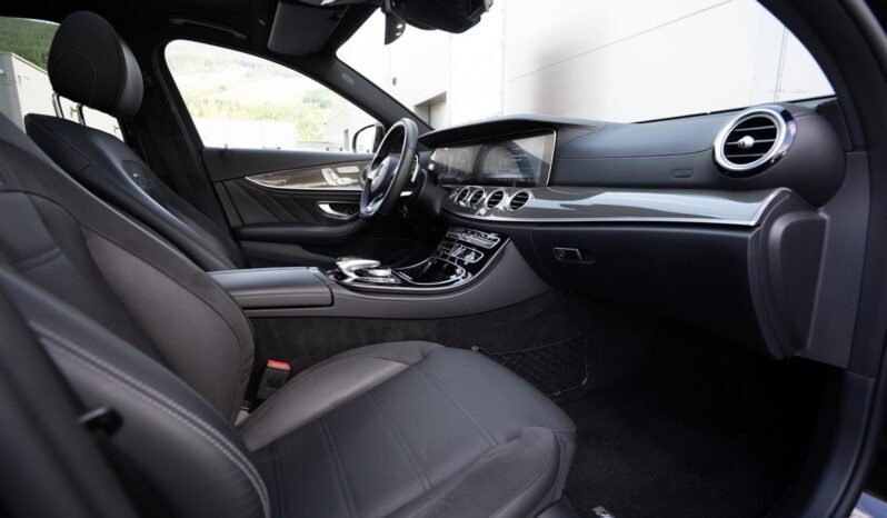 
								Mercedes-Benz E 43 AMG 4MATIC full									
