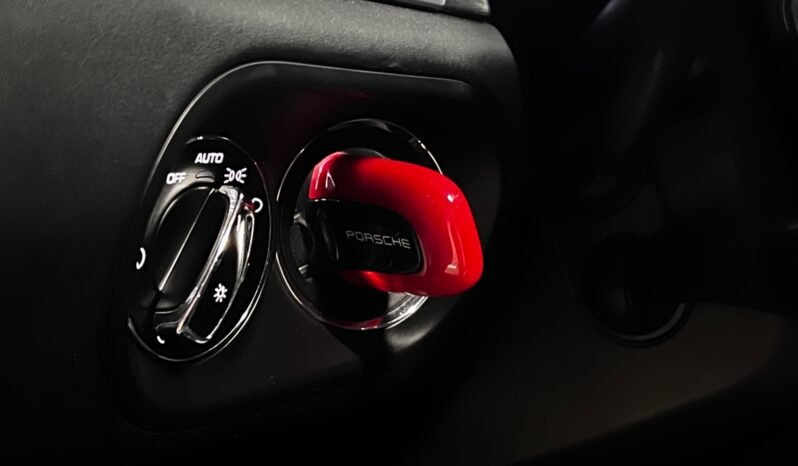
								Porsche Macan GTS full									