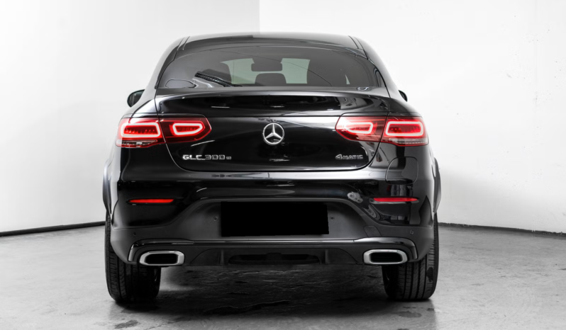 
								Mercedes-Benz GLC 300 e 4MATIC Coupé Premium Plus full									
