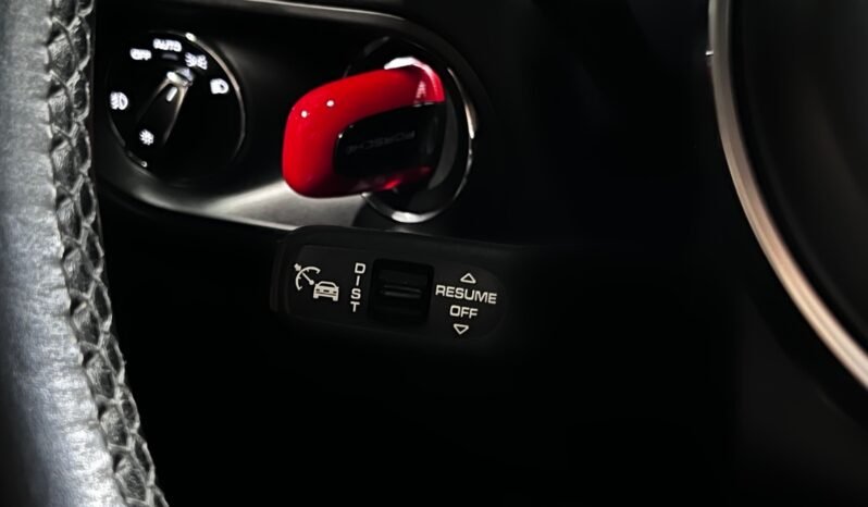 
								Porsche Macan GTS full									