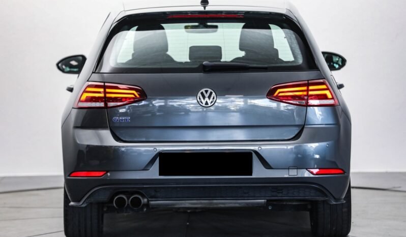 
								Volkswagen Golf VII GTE Facelift full									