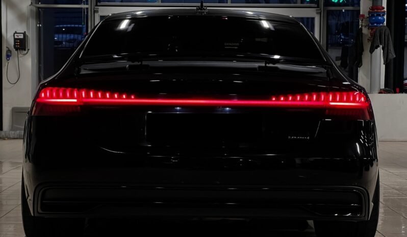 
								Audi A7 55 TFSI V6 S line full									