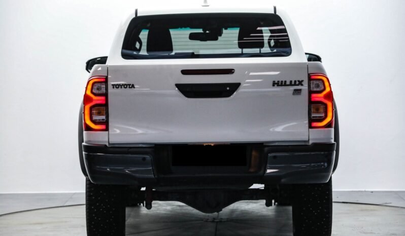 
								Toyota HiLux 2.8 D-4D 204 ch D-Cab 4WD GR Sport full									