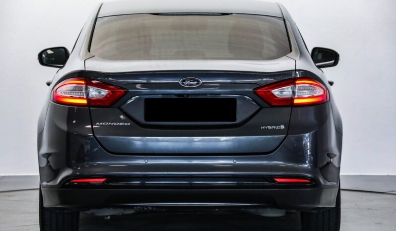 
								Ford Mondeo Hybrid full									
