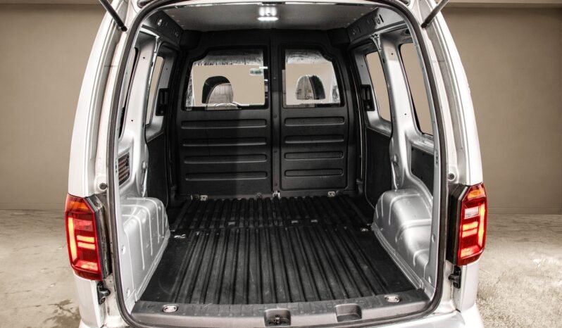 
								Volkswagen Caddy Alltrack TDI 150 ch DSG 4Motion full									
