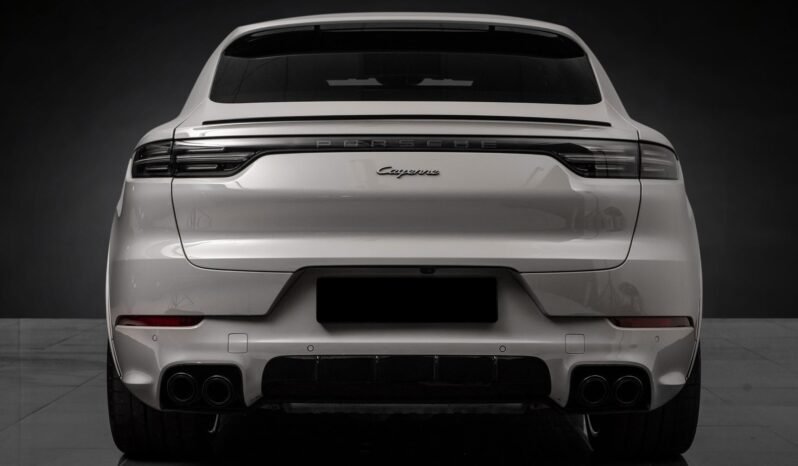 
								Porsche Cayenne Coupé E-Hybrid SportDesign full									