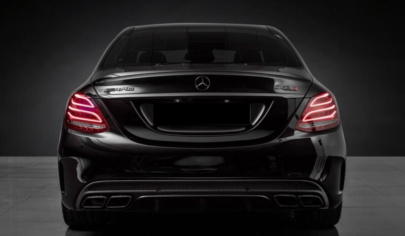 
								Mercedes-Benz C 63 S AMG 510 ch full									