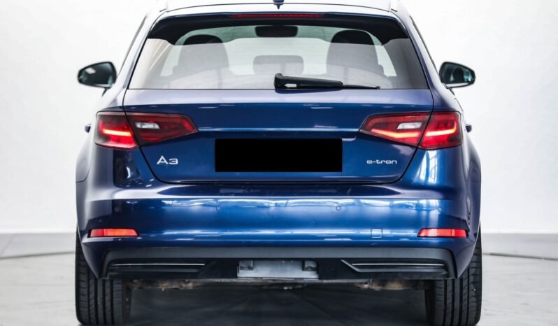 
								Audi A3 Sportback e-tron full									