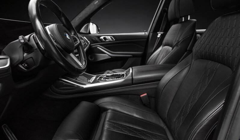 
								BMW X7 xDrive40d M Sport full									