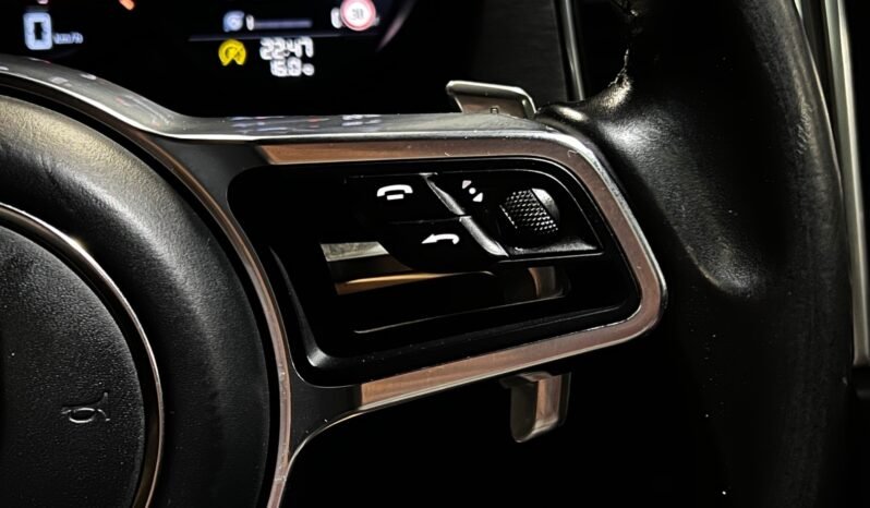 
								Porsche Macan GTS full									