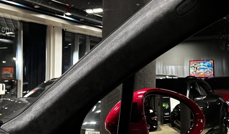 
								Porsche Macan GTS full									