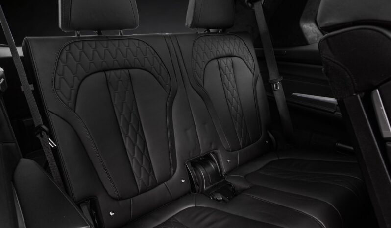 
								BMW X7 xDrive40d M Sport full									