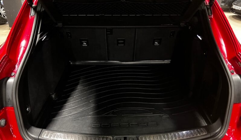 
								Porsche Macan GTS full									