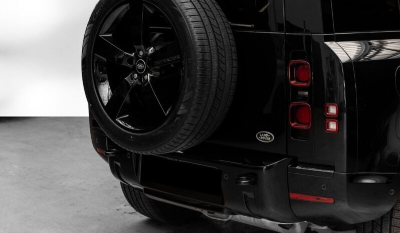 
								Land Rover Defender 110 HSE P400e full									