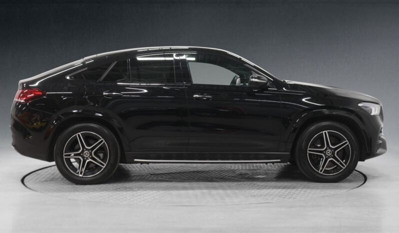 
								Mercedes-Benz GLE 350 de AMG Line full									