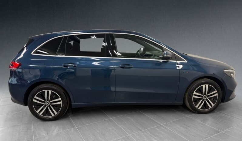 
								Mercedes-Benz B 250 e Plug-in Hybrid full									